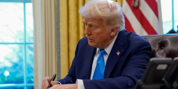 TRUMP’TAN UCM’YE YAPTIRIM KARARI