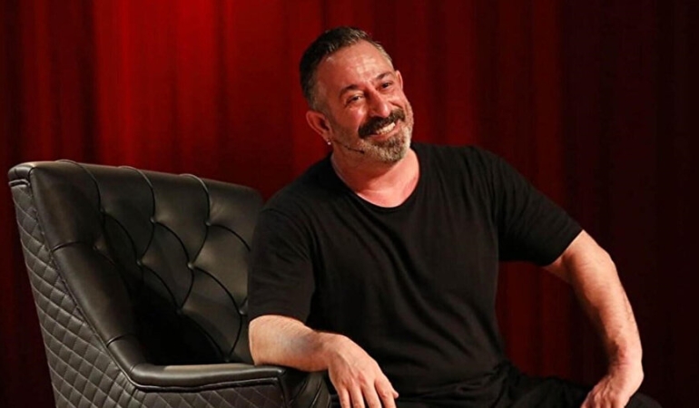 DİLENCİ İSTEDİĞİNİ ALAMAYINCA CEM YILMAZ’A BEDDUA ETTİ