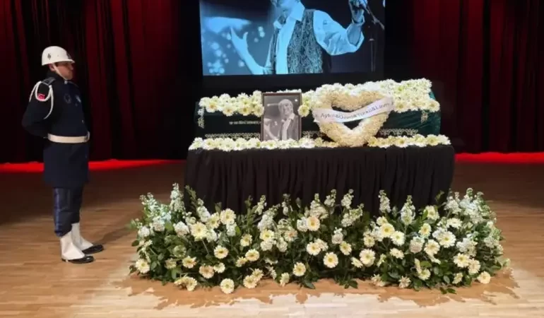 USTA SANATÇI EDİP AKBAYRAM’IN VEFATI: TÜRKÜLER YETİM KALDI