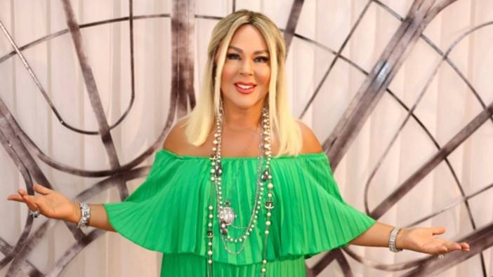 SAFİYE SOYMAN METROYA BİNDİ