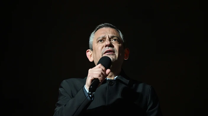 ÖZGÜR ÖZEL’DEN BATI MEDYASINA ÇARPICI MESAJ