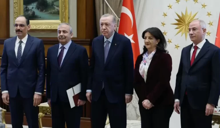 CUMHURBAŞKANI ERDOĞAN, DEM PARTİ HEYETİNİ KABUL ETTİ