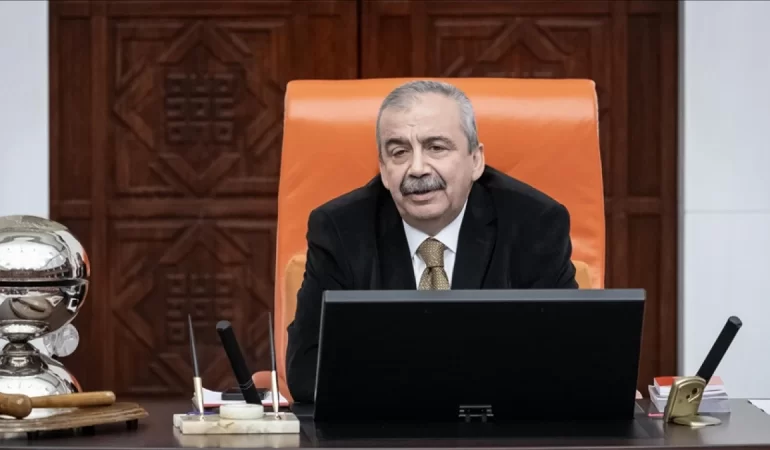 ABDULLAH GÜL’DEN SIRRI SÜREYYA ÖNDER’E HASTANE ZİYARETİ