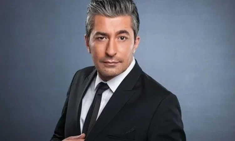 ERKAN PETEKKAYA ÖDÜL TÖRENİNE OĞLU CANO İLE KATILDI!