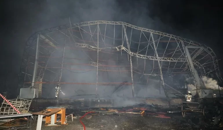 ŞAKİR PAŞA DİZİ SETİNDE YANGIN DEHŞETİ: 1 KİŞİ HAYATINI KAYBETTİ