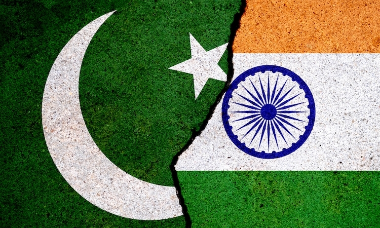 HİNDİSTAN VE PAKİSTAN ARASINDA GERİLİM TIRMANIYOR