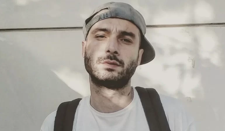 ÜNLÜ RAPÇİ SANSAR SALVO, BABASINA ŞİDDET UYGULADI!