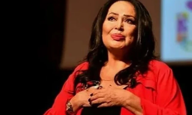 TÜRKAN ŞORAY KENDİ PORTRELERİNİ GÖRÜNCE GÖZYAŞLARINI TUTAMADI