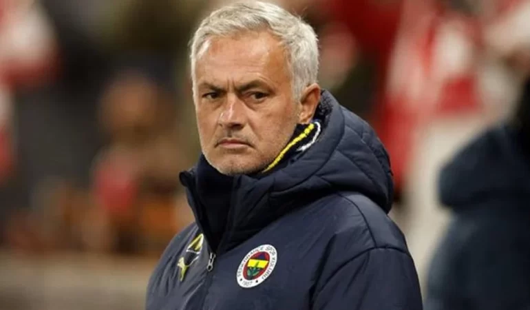 JOSE MOURINHO FENERBAHÇE’DEN AYRILIYOR MU?