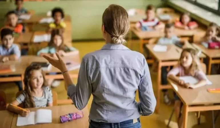 MEB’DEN 15 BİN SÖZLEŞMELİ ÖĞRETMEN ALIMI