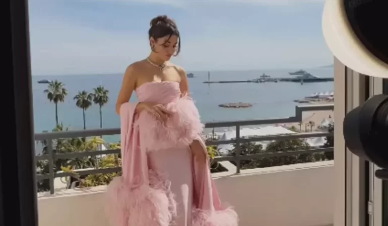 CANNES’DA HANDE ERÇEL RÜZGARI