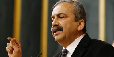 sirri-sureyya-onder-kimdir-kac-yasinda-nereli-7637