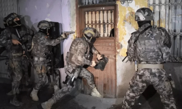 4,4 Milyarlık Vurgun: 11 Çete Çökertildi