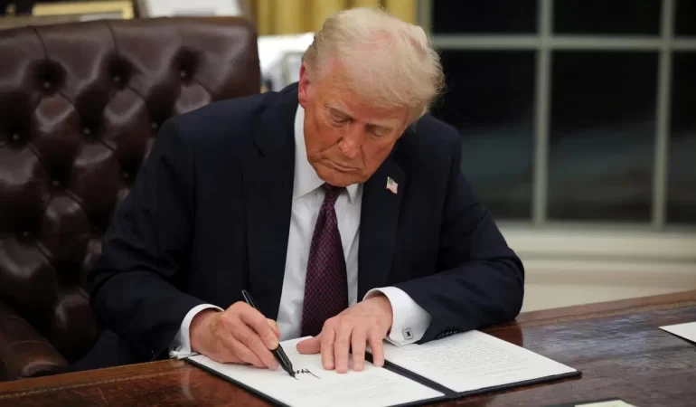 Trump’tan 12 Ülkeye Seyahat Yasağı: Karar Resmen Yürürlükte