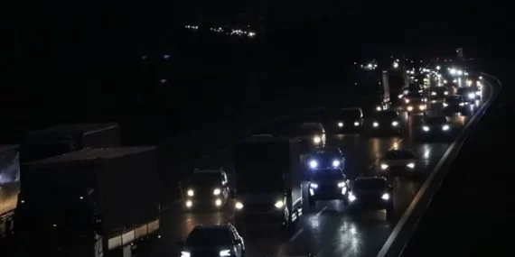 BAYRAM TRAFİĞİ SAKARYA’DA KİLİTLENDİ