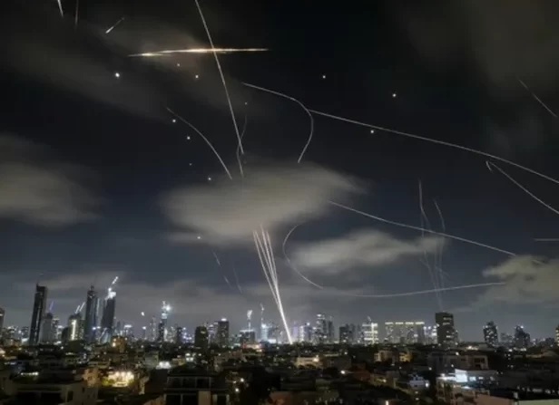 İSRAİL’DEN SERT AÇIKLAMA: “TAHRAN’IN TAMAMI TAHLİYE EDİLMELİ”