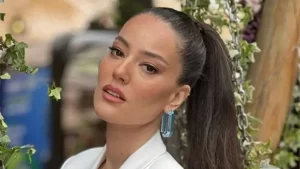 8753-pelin-akil-kac-yasinda-kimdir-kiminle-evli-aslen-nereli-unlu-oyuncunu-kariyeri-ve-hayati-1