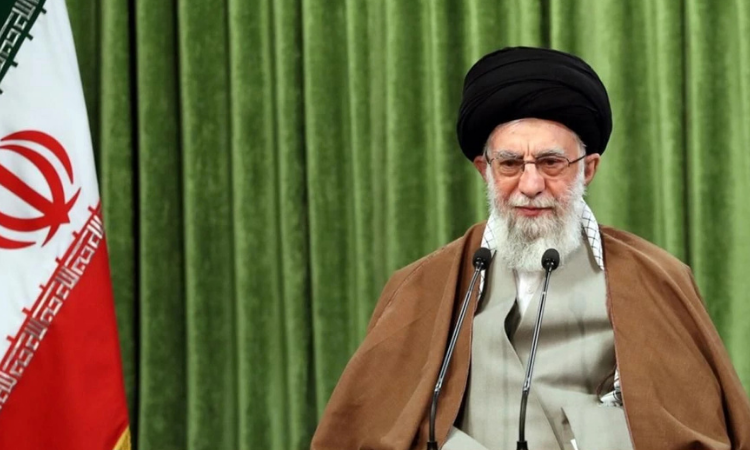 Hamaney Yetkilerini Devrim Muhafızları’na Devretti