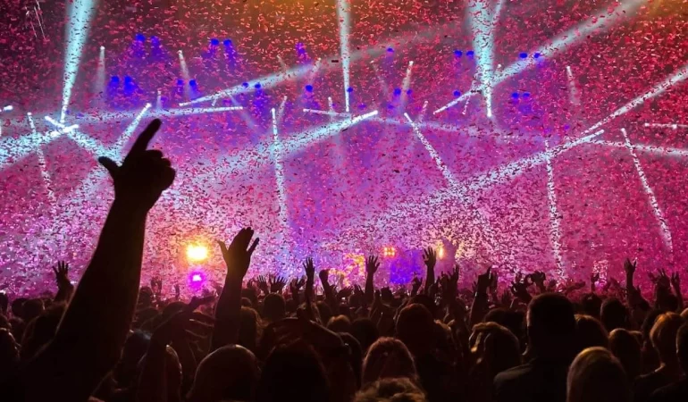 Cem Adrian Zirvede, Tarkan Listede Yok! Forbes Türkiye’nin 2024 Konser Zengini Sanatçıları Açıklandı