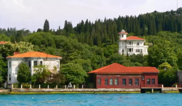 Boğaz’da Kaçak Yapılara Yıkım Kararı