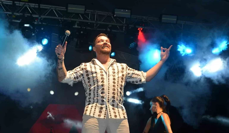 SİNAN AKÇIL’A İBB’DEN 3,2 MİLYONLUK KONSER İHALESİ!