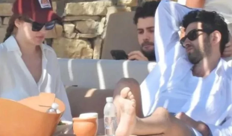 İrem Sak ve Sevgilisi Tatilde Görüntülendi