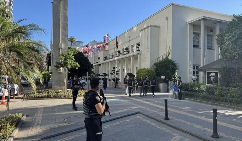 İstanbul’da Yolsuzluk Operasyonu: 13 Şüpheli Sağlık Kontrolünde