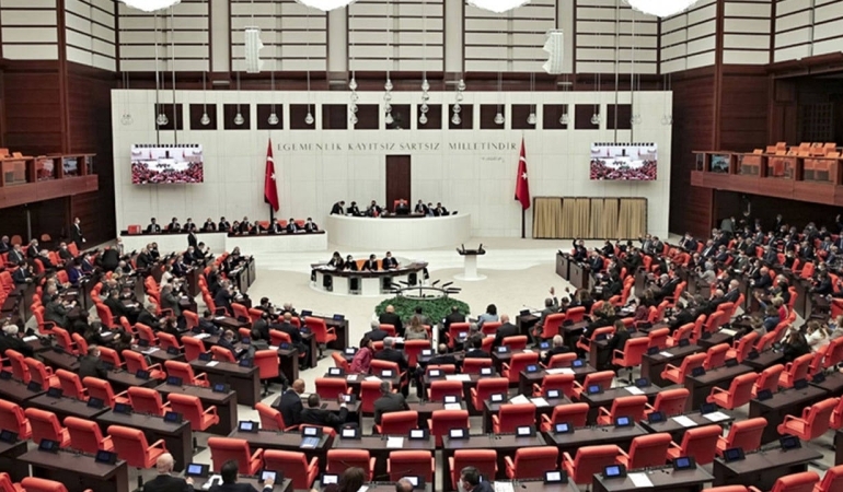 Emekliye Zam Müjdesi, TSK’da Rütbe ve Yaş Sınırı Yenilendi!