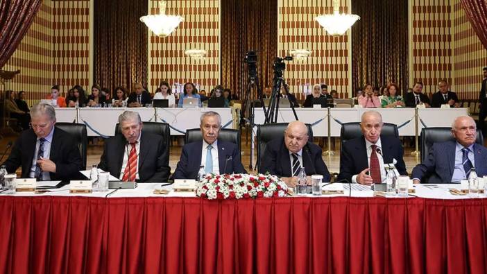 BÜLENT ARINÇ TERÖRİSTLER İÇİN “UMUT HAKKI” VE “GENEL AF” İSTEDİ!