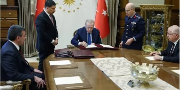 AguB6oqk4UumWKss2hDX3g