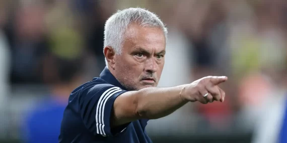 Mourinho: “Kaybettik; Avrupa Ligi’nde Finale Kadar Gidebiliriz”
