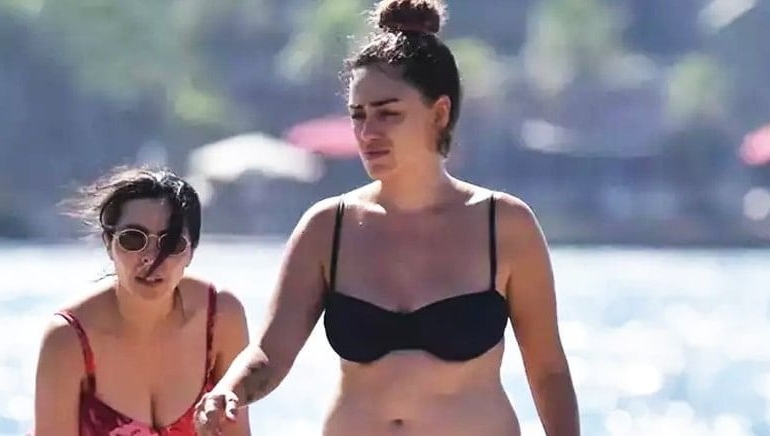 DİLAN ÇITAK BİKİNİLİ GÖRÜNTÜLERİNE SİNİRLENDİ!