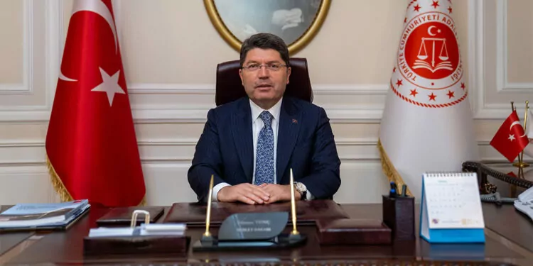 KAMU KURUMLARINA SAHTE İMZA İLE SIZANLARA OPERASYON!