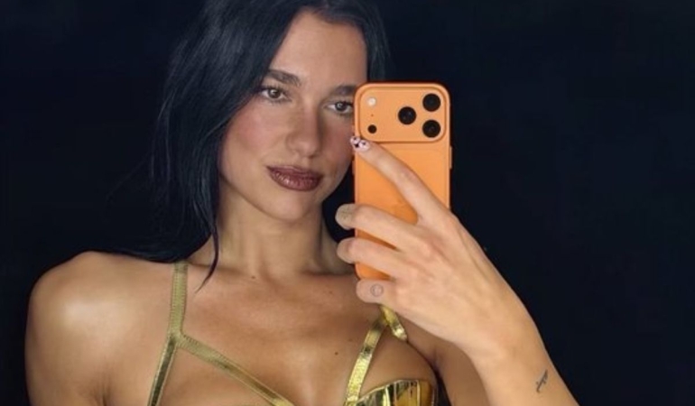 DUA LİPA’DAN TEKNOLOJİ ŞOVU!