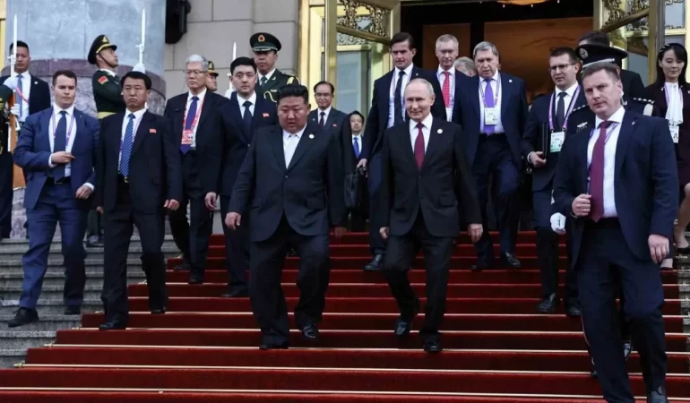 Putin ve Şi’nin “Ölümsüzlük” Sohbeti Kameralara Yansıdı