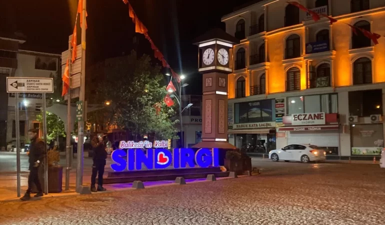 İSTANBUL’DA KORKUTAN DEPREM: VATANDAŞLAR SOKAĞA DÖKÜLDÜ