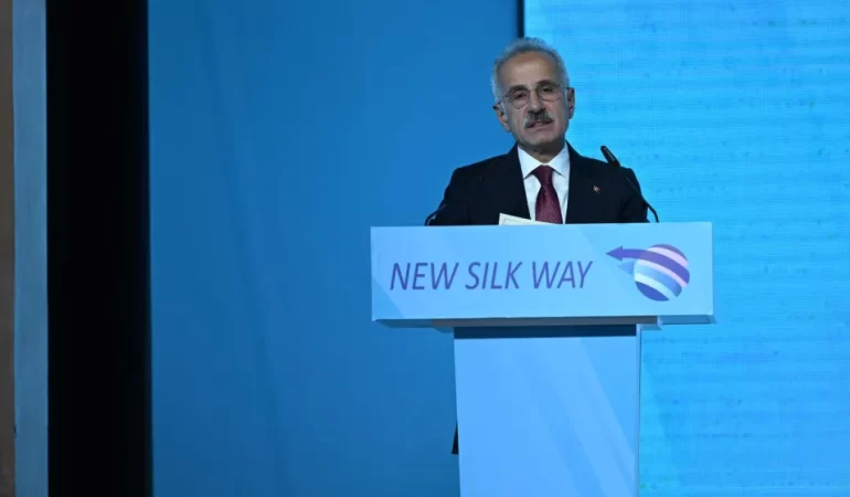 ABDULKADİR URALOĞLU’NDAN MÜJDE: İSTANBUL KUZEY DEMİRYOLU PROJESİ İHALE AŞAMASINA GELİYOR