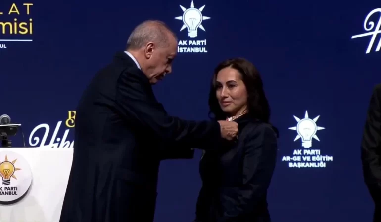 BEYKOZ BELEDİYE BAŞKANVEKİLİ ÖZLEM VURAL GÜRZEL AK PARTİ’YE KATILDI!