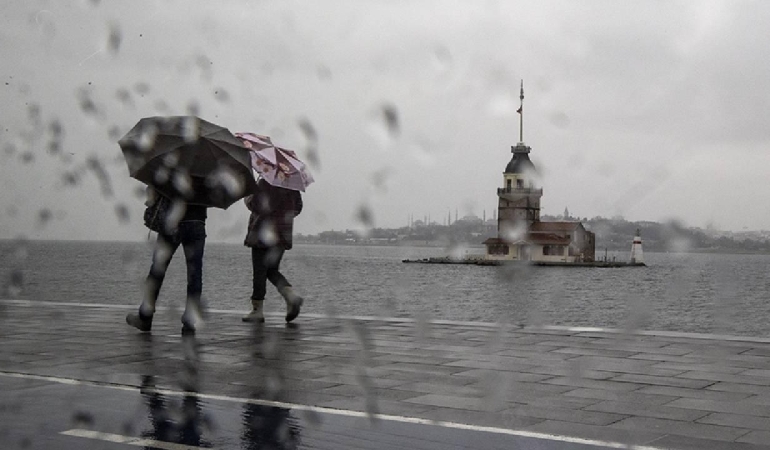 Meteoroloji İstanbul için saat verdi: Sağanak geliyor