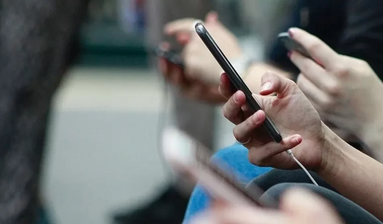 Telefonlarda Yeni Dönem: İnternetsiz ve Kesintisiz Televizyon Yayını Başlıyor