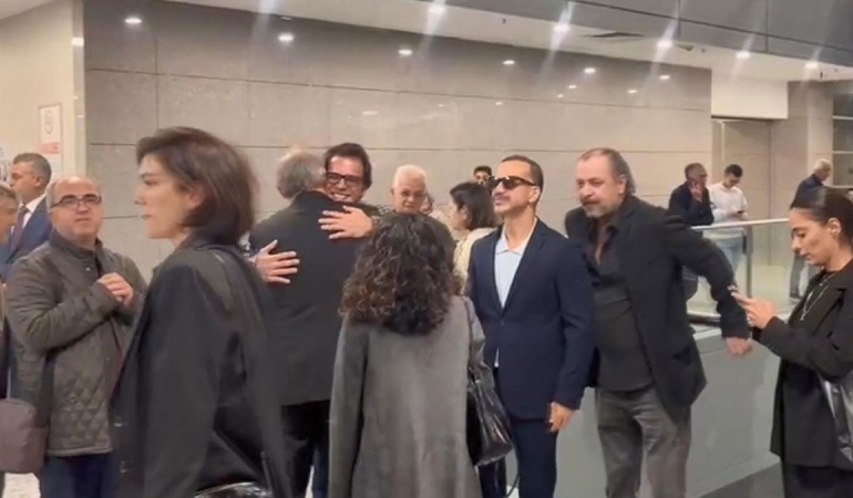 AYŞE BARIM HÂKİM KARŞISINDA: ÜNLÜ İSİMLER DESTEĞE AKIN ETTİ