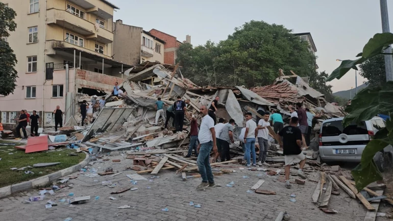 BALIKESİR DEPREMİNDE YARALANAN VATANDAŞLAR TABURCU EDİLDİ: SAĞLIK BAKANLIĞI’NDAN SEVİNDİREN AÇIKLAMA