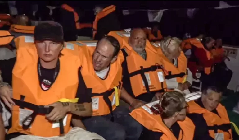 İSRAİL DENİZ KUVVETLERİ ÖZGÜRLÜK FİLOSU’NA SALDIRDI: ULUSLARARASI SULARDA GERGİNLİK