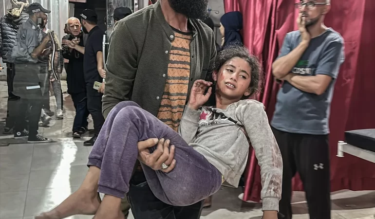 GAZZE’DE KATLİAM GİBİ SALDIRI: NUSAYRAT MÜLTECİ KAMPI YERLE BİR OLDU, EN AZ 25 FİLİSTİNLİ YAŞAMINI YİTİRDİ