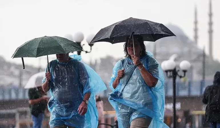 İstanbul’da Cuma Günü İçin Sarı Kodlu Uyarı: Kuvvetli Sağanak Geliyor