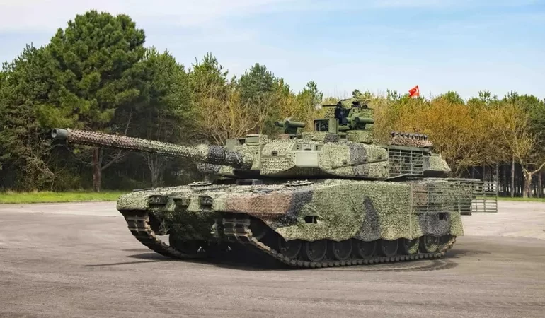 SAVUNMA SANAYİİNDE TARİHİ GÜN: YERLİ ÜRETİM ALTAY TANKI ENVANTERE GİRİYOR