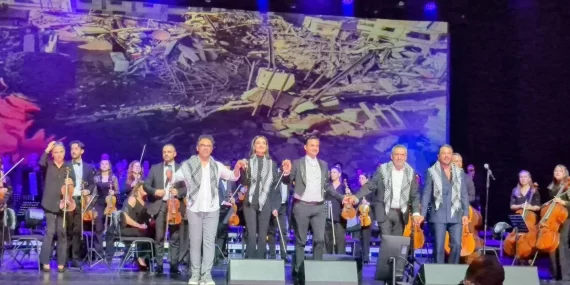 YAVUZ BİNGÖL FESTİVALDE “PUŞİ” TAKTI!