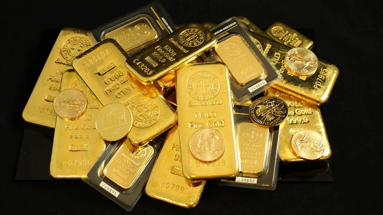 altin-fiyatlarindaki-yukselis-durmuyor-15-ekim-2025-gram-altin-ve-ceyrek-altinda-son-durum-mj0e