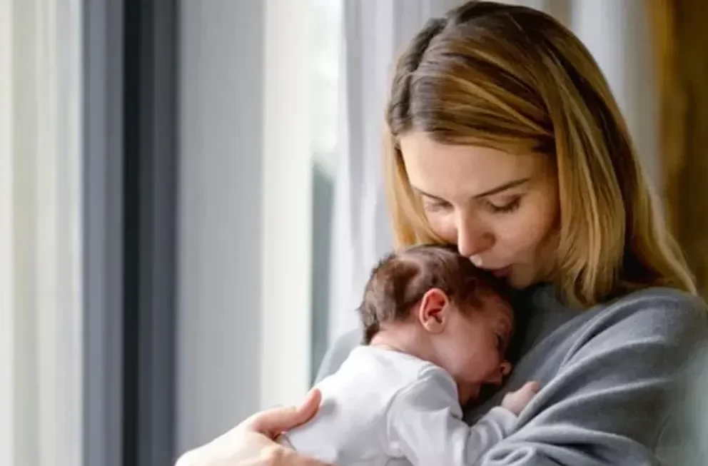 dogum-izni-sureleri-artiyor-duzenlemede-sona-gelindi-iste-anne-ve-babalarin-izin-sure-3252729-202510010754-2