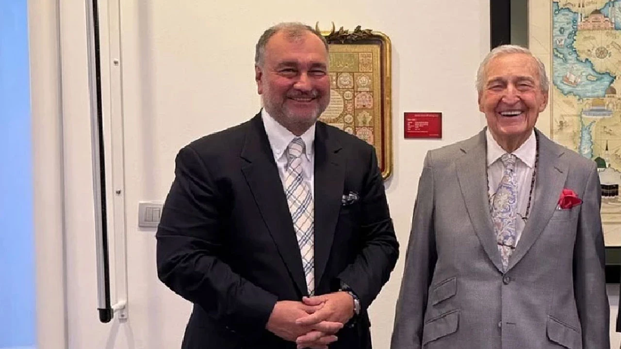 rahmi-koc-bile-murat-ulkere-ne-iyi-yaptin-isleri-yurt-disina-tasimissin-demis-txzf